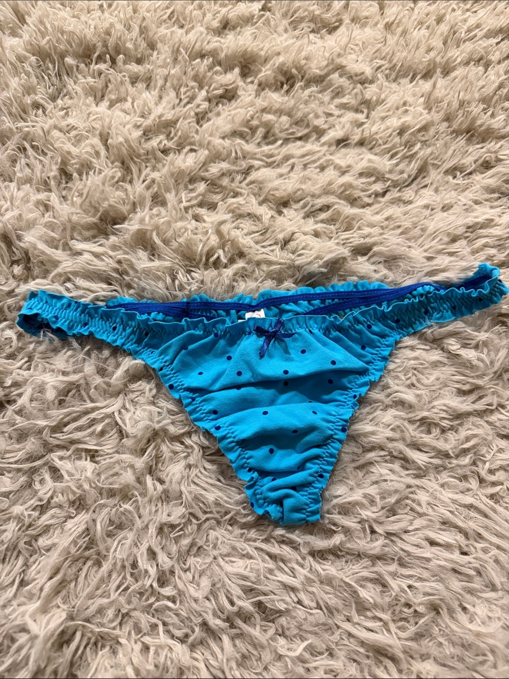 NWT True Vintage Victoria’s Secret PINK Polka Dot Bow Ruffle Rare Thong Small